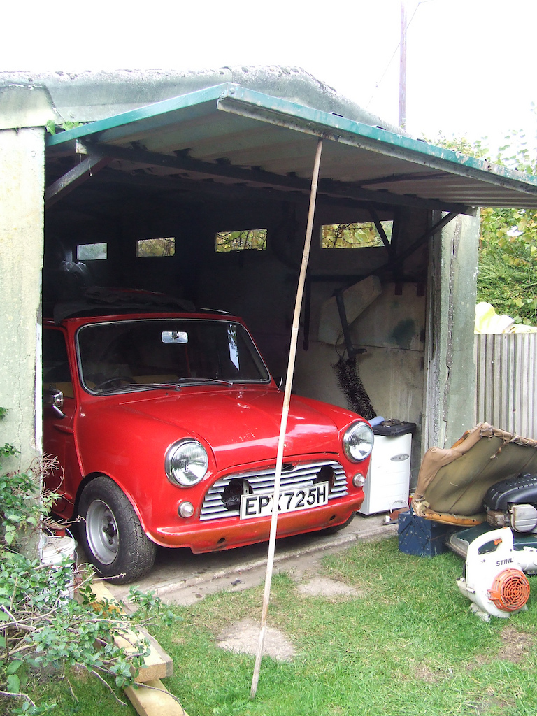 Pointy end.
Needs spotlampless grille.