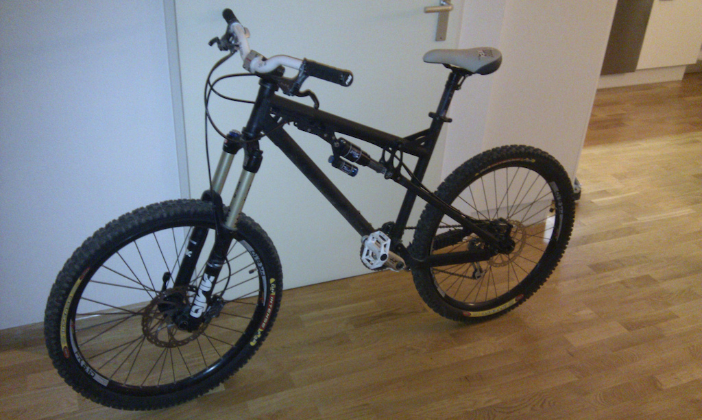 With new Lyrik, brakes, bar and grips!