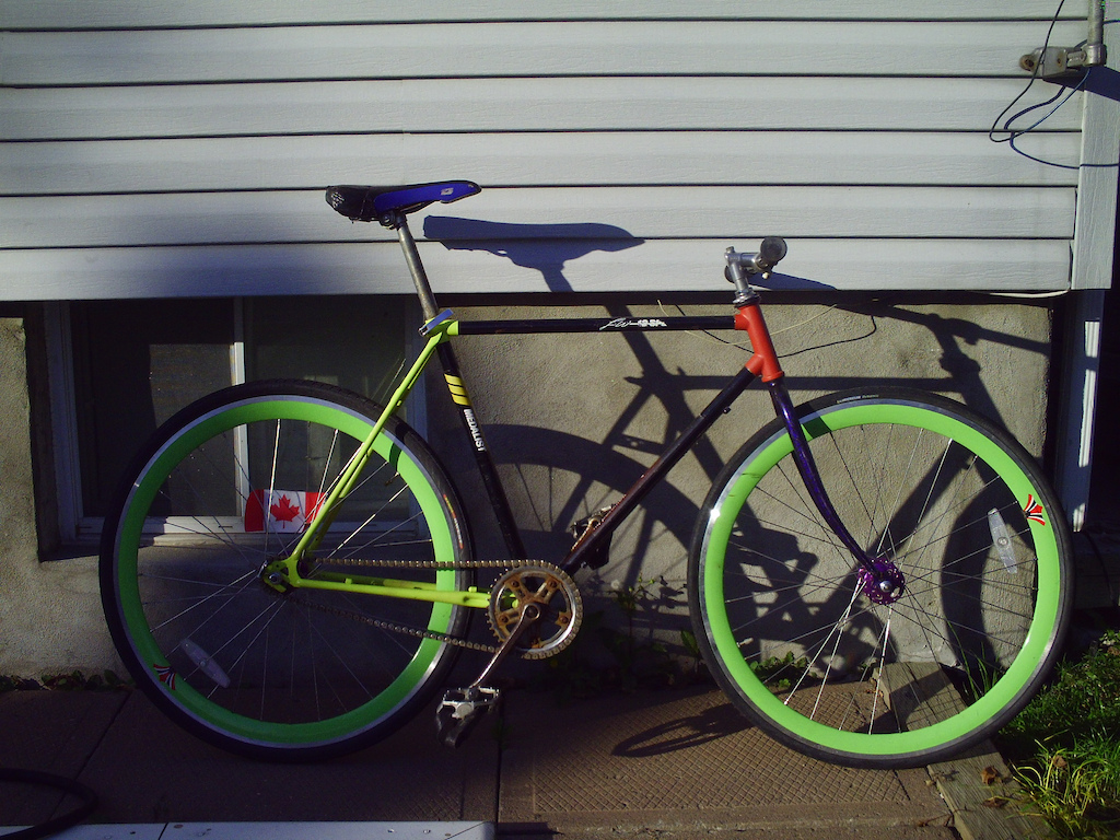My custom ghetto fixed gear. I used to have a suspension fork... I'm going to put it back on :D