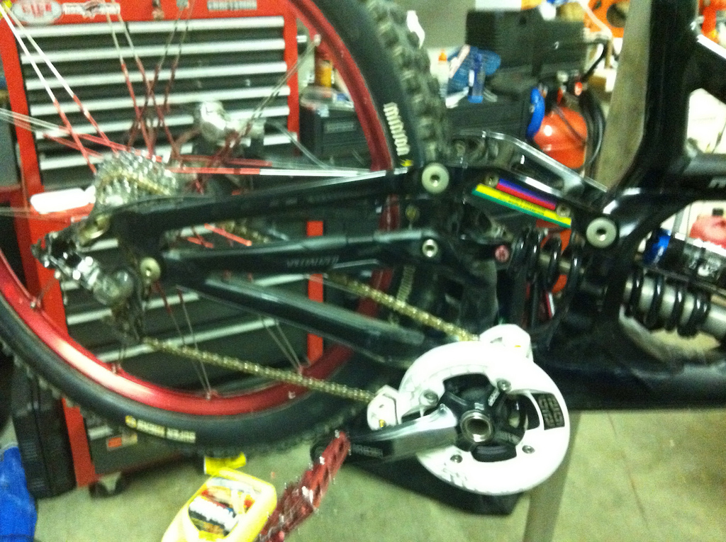 blurry chainstay right