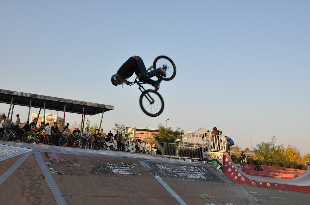 AND BACKFLIP LANDED

video HERE http://www.pinkbike.com/video/226114/