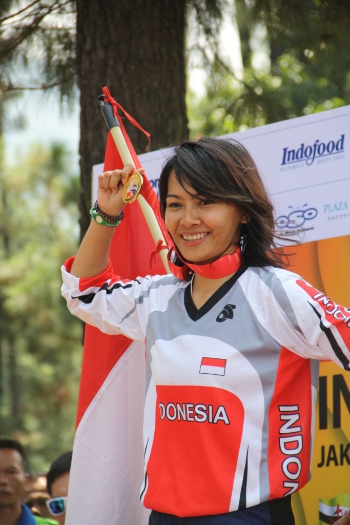 1st Gold Medal Women Downhill Sea Games 2011, Indonesia with Adrenaline Agent DH 2.0