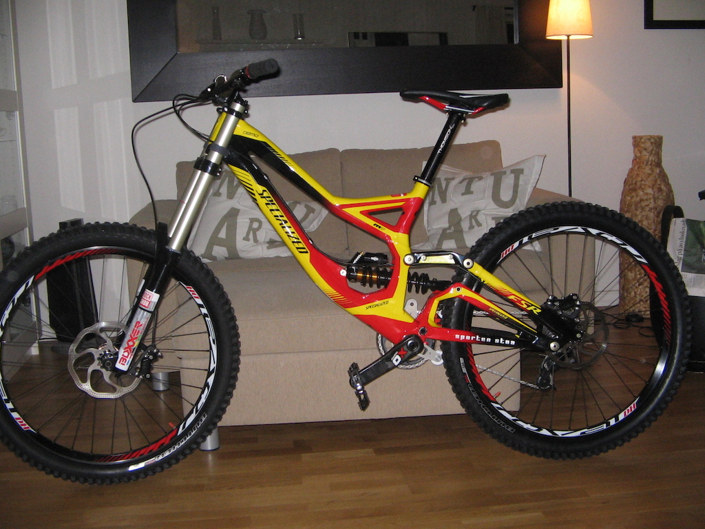My new specialized demo 8 2012.

Thanks to Sporten stoa and Specialized Europa.