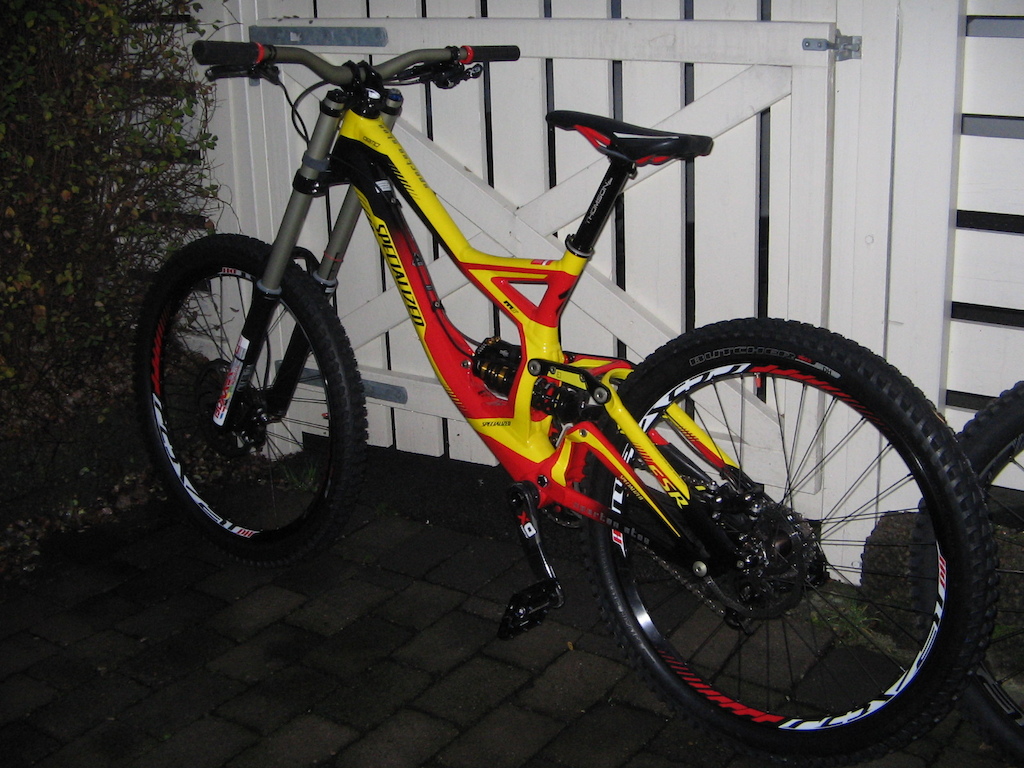 My 2012 racing bike! Specialized demo 2012.

Thanks to Sporten Stoa and Specialized Europa.