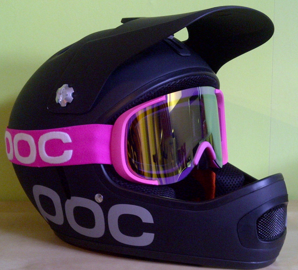 New helmet + Goggle for the new season