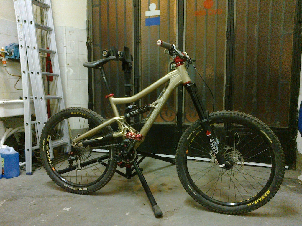 My bullit with Marzocchi 66rc2 as a new fork !
