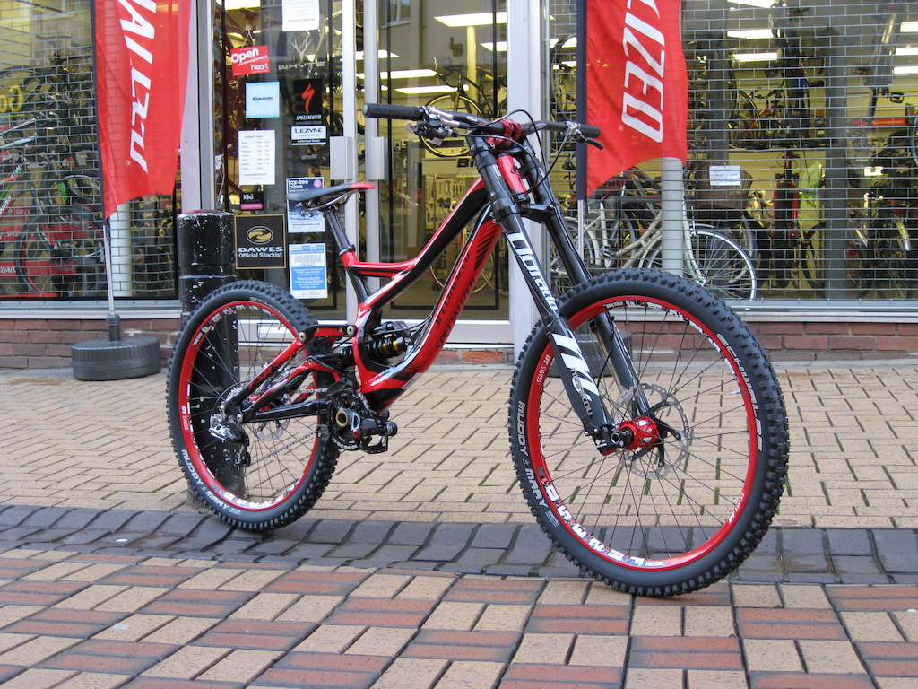 at Work in Andover, United Kingdom - photo by oliefr - Pinkbike