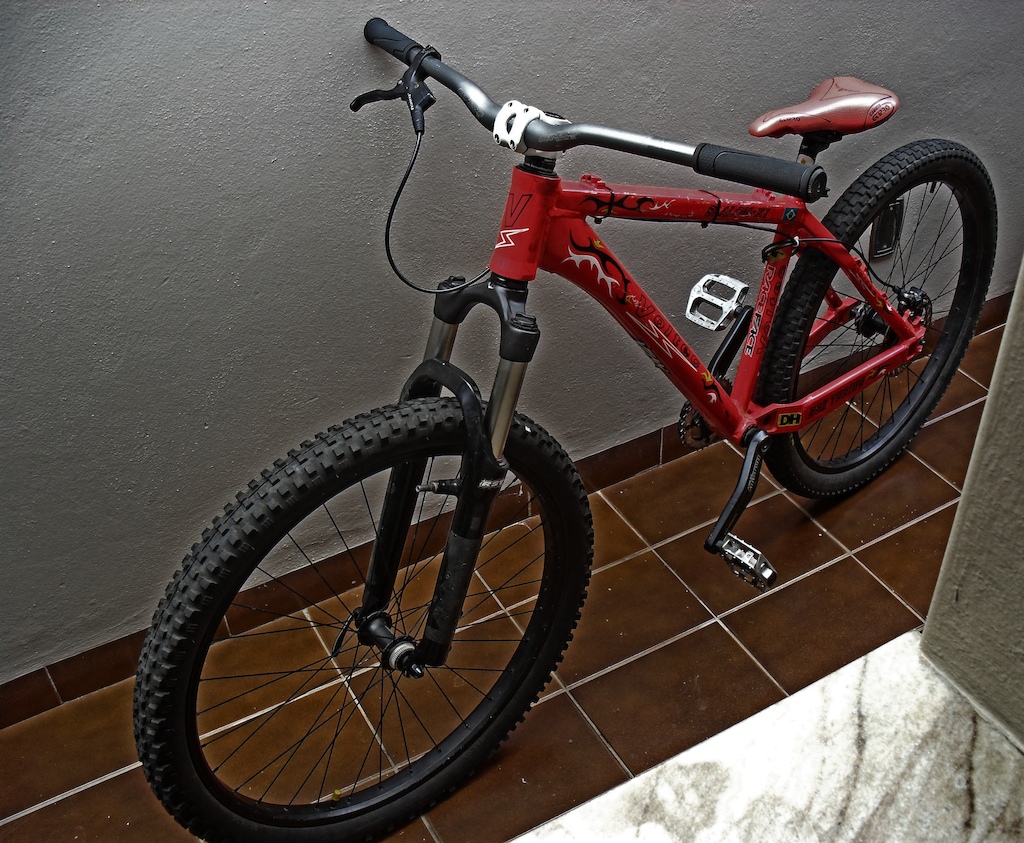 in 2012 upgrade de fork to a marzocchi 66 and go to downhill and freeride :D