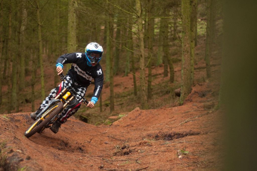Moonglu Rider James Metcalfe railing the berm