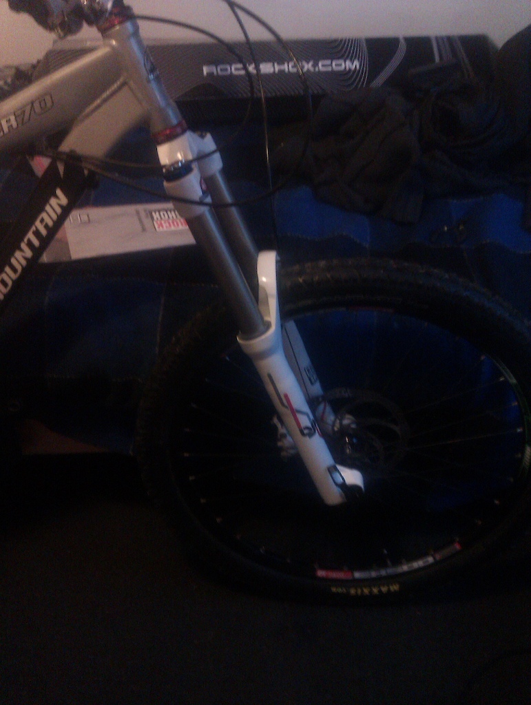 new fork (sorry for the crap photo)