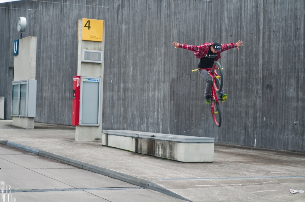 no hander on the expo bus stop