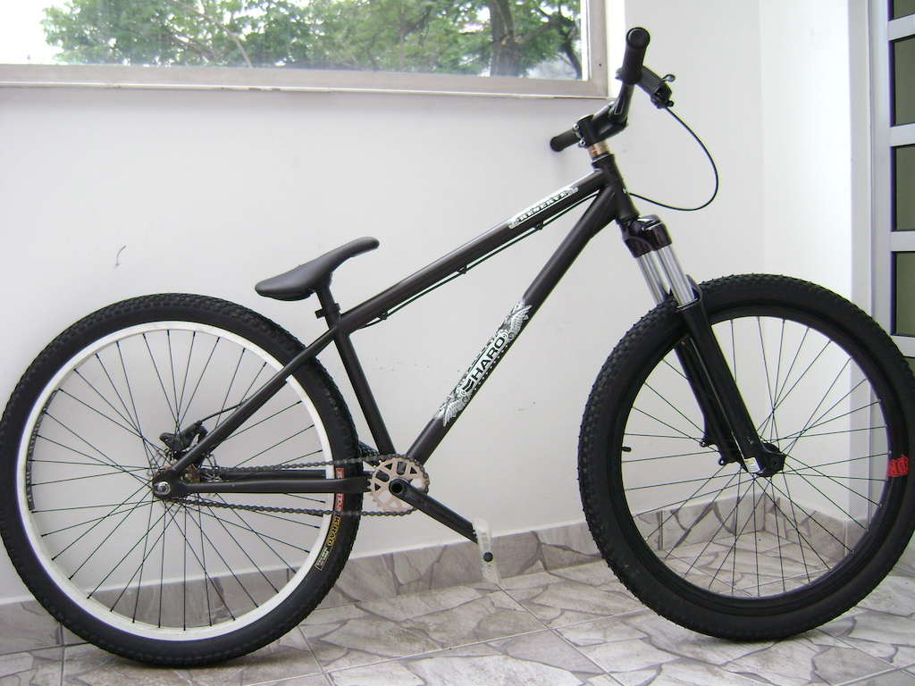 slx hidraulic 140mm
cranckset dmr cult 170mm