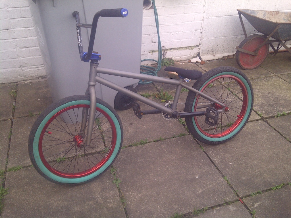 My bike, selling it 400 (ONO) need it going, am building a custon, and need the money, inbox me