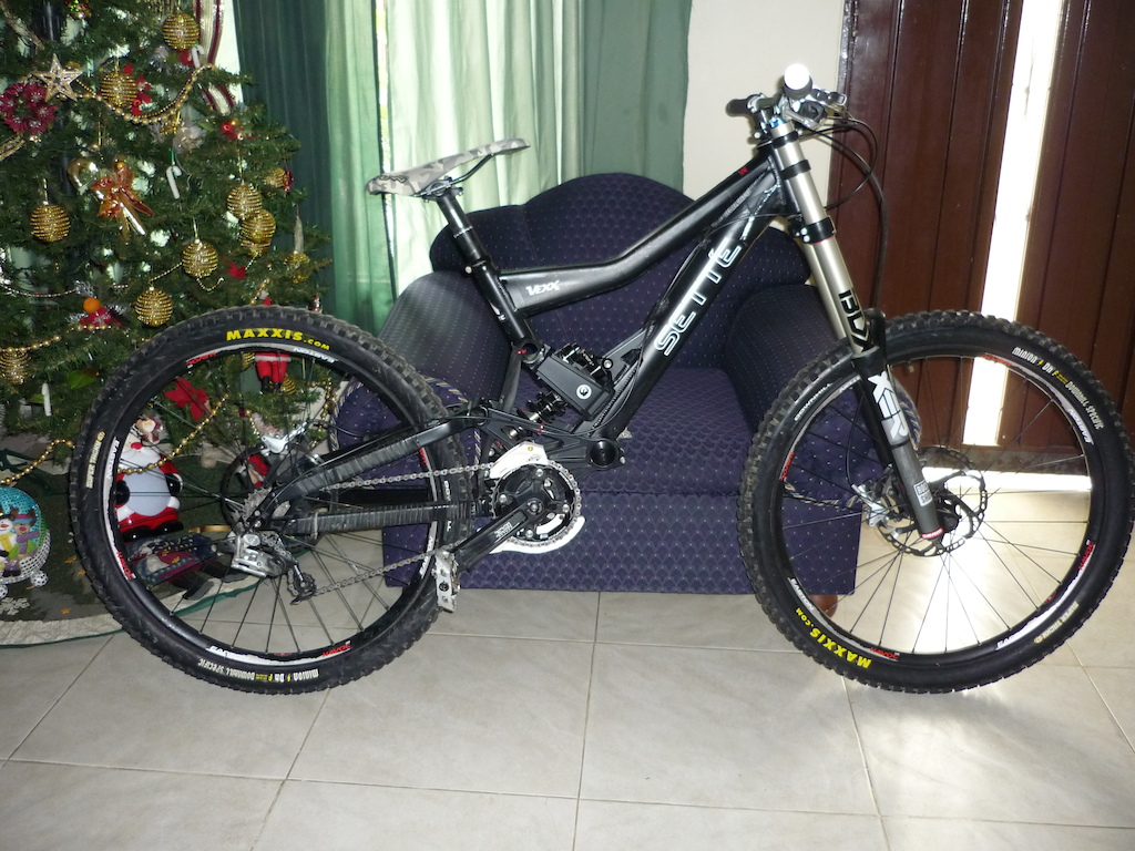 A la venta marco Sette Vexx, modelo 2011, con garantia vigente, como nuevo.
Tel: 320 640 9246.
Informacion solo en el tel.