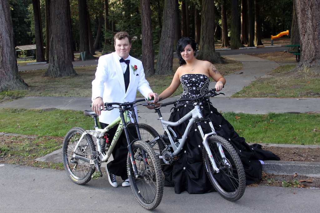 The good looking bride and groom!!!