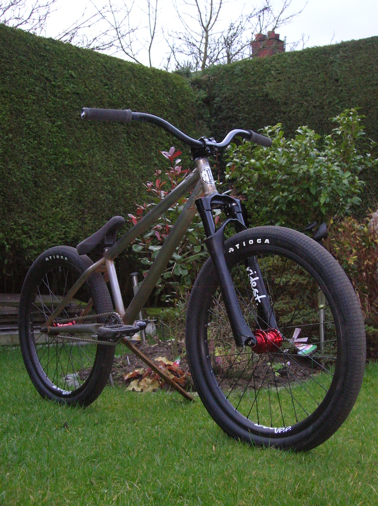 Quick pic with new tyres