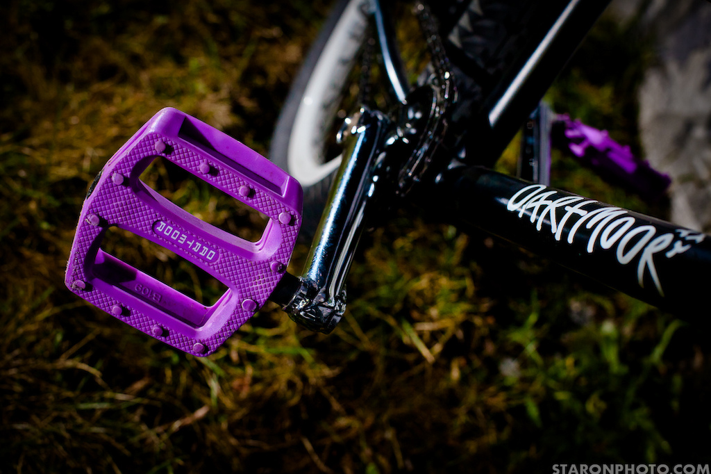 Dawid Godziek's bikecheck with his new Dartmoor Nami V2 frame and Thorn cranks/Cookie pedals. Photo by http://staronphoto.com/