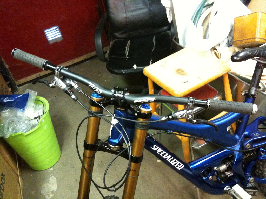 demo 8 II 2009, fox 40 2012
