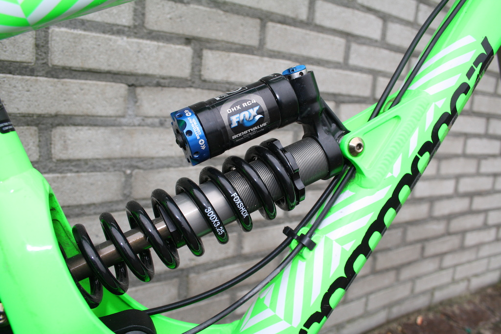 Commencal Supreme DH v2 2010 - size: S/M - Boxxer Team 2010 - Fox DHX RC4 2010