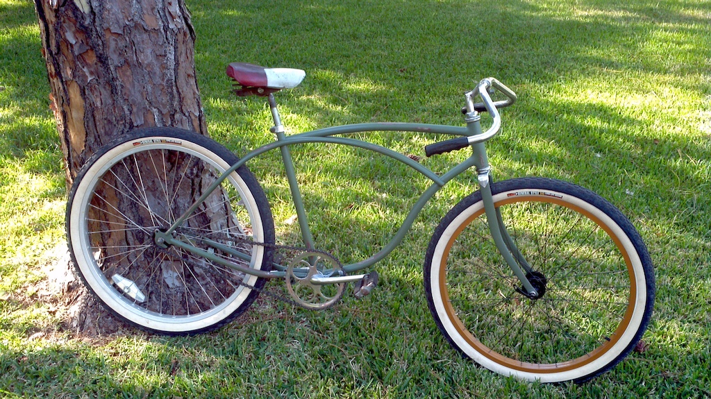 1979 Schwinn Spitfire resto. I painted it myself and cleaned errrything. Bearings were filled with Phil. The wheels, chain, and tires are temporary.