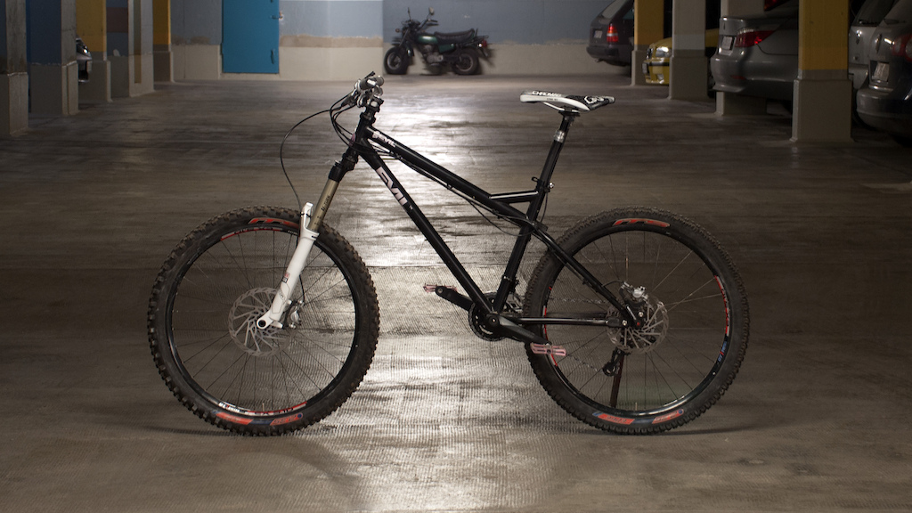 Evil Sovereign

with Rock Shox Sektir and Reverb