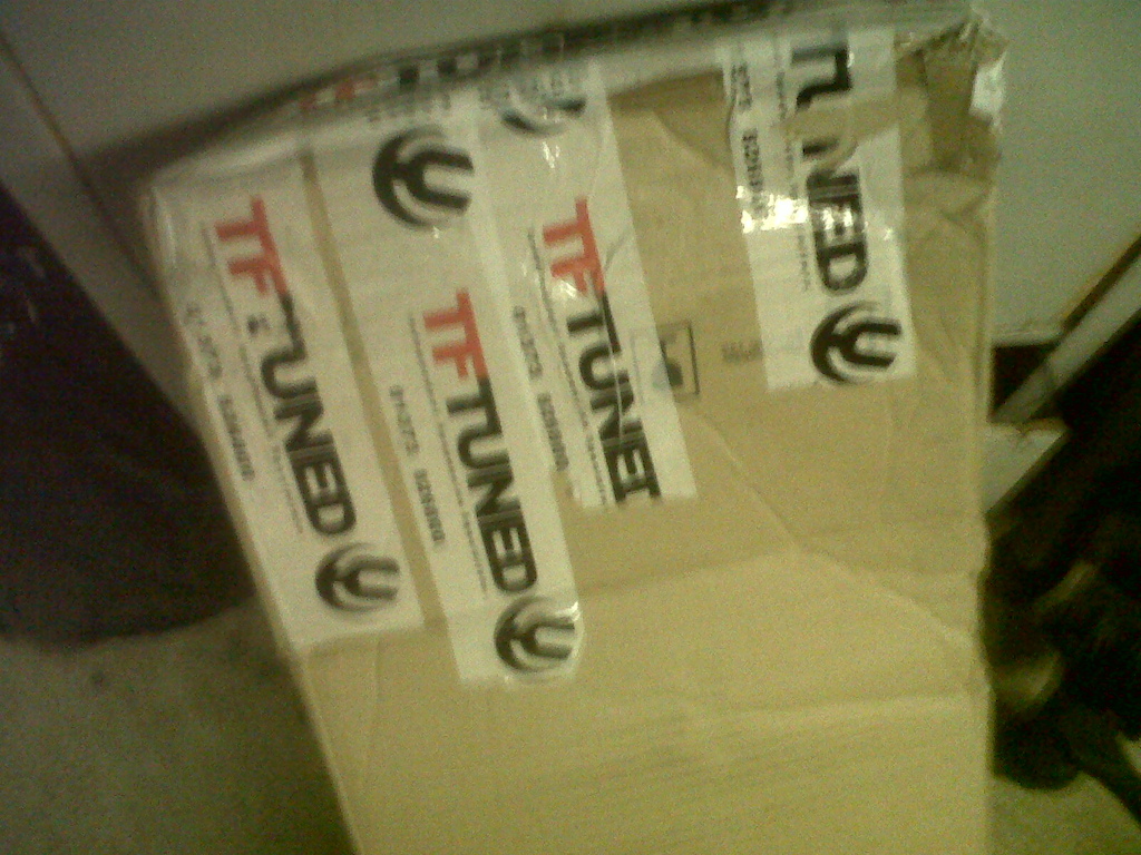 i know the picture is crap and it doesn't really show much . i'm just trying to prove to marquis i sent my forks in to tf tuning .