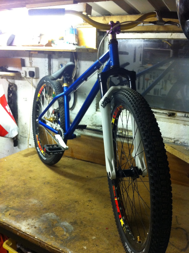 for sale 
last rufus 4x/DJ bike with DJ1 forks, sunn MTX rims on pro 2 hubs, gusset cranks with deity bb, primo seat, hope seat clamp, federal sproket, with spank tweet tweet half link chain, NEW schwalbe table top tyres, odyssey twisted pedals, federal grips,cane creak s2 headset.

£ 800 ono part ex is possible.