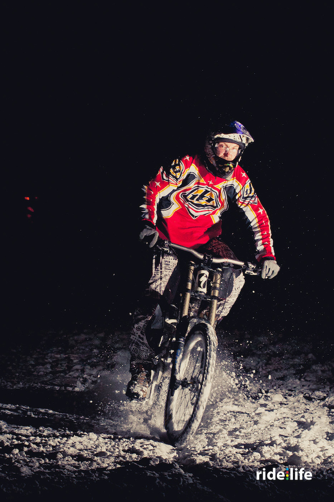 Some ride at night in the snow. It was really fun, each for ride and photo