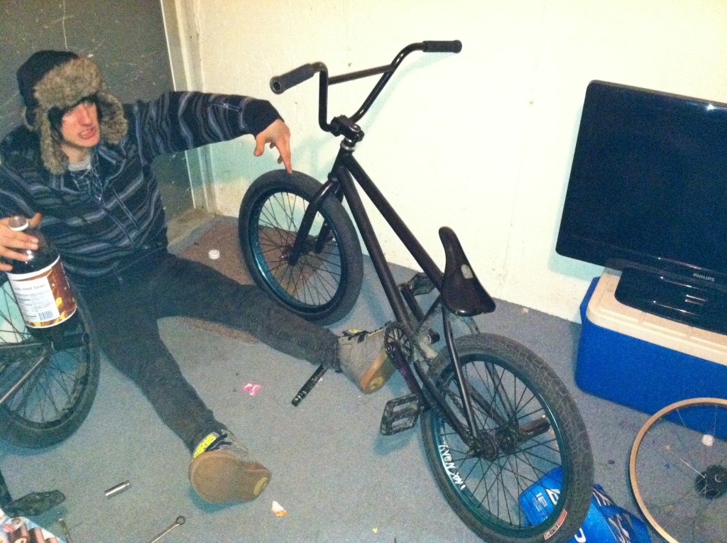 We The People Sleepless V3 frame, Kink Human bars, ODI grips, Primo Aneyerlator stem, Odyssey headset, Shadow Creeper 035 fork, Macneil Dubs rims laced to Shadow Raptor front and Primo Mix 9t LHD cassette rear with Shadow Conspiracy and Primo spokes, Cult Doomsday pegs, Eclat Control front and Shadow Overtaker rear tires, Mechanik pivotal seat, Macneil pivotal seat post, We The People seat clamp, Cult OS crank, Federal Light V2 chainwheel, Odyssey Twisted PC pedals, KMC 410H chain.