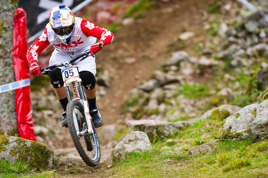 Steve carries his speed through the middle section of the track at La Bresse.