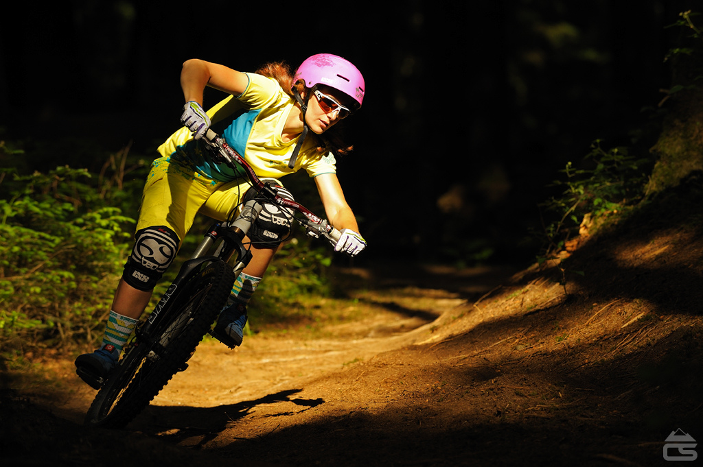 Pic shows Steffi clipping some light down on the Augsburg trails.