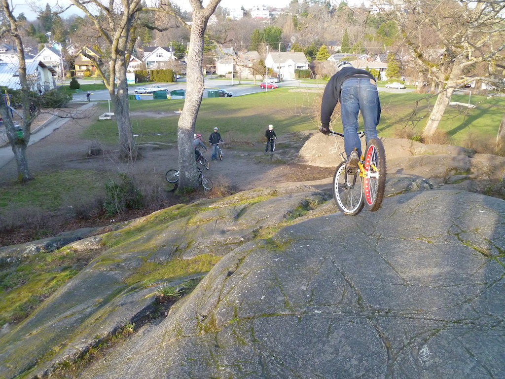 a big group ride at two spots in Victoria the day after the comp...pretty fun...