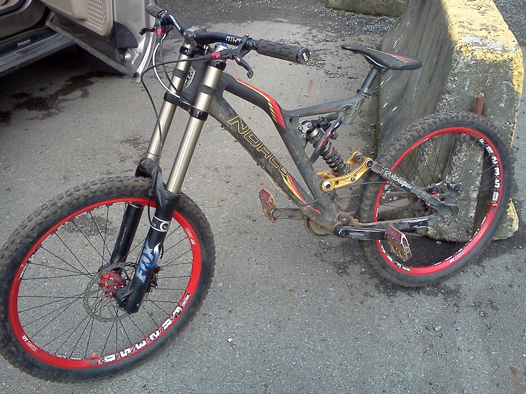 My bike with some new upgrades! 2010 Fox 40 Fit RC2, 2011 DT Swiss FR 2350 wheelset!