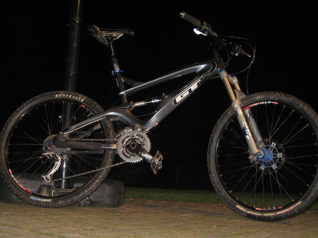 GT carbon force pro