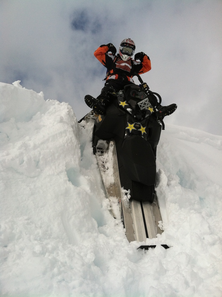 Washout sidehilling and stuck it straight up and down. Ain't having fun unless you get stuck once or twice. 2009 Skidoo 800r 146 w/ snostuff rumble pack.