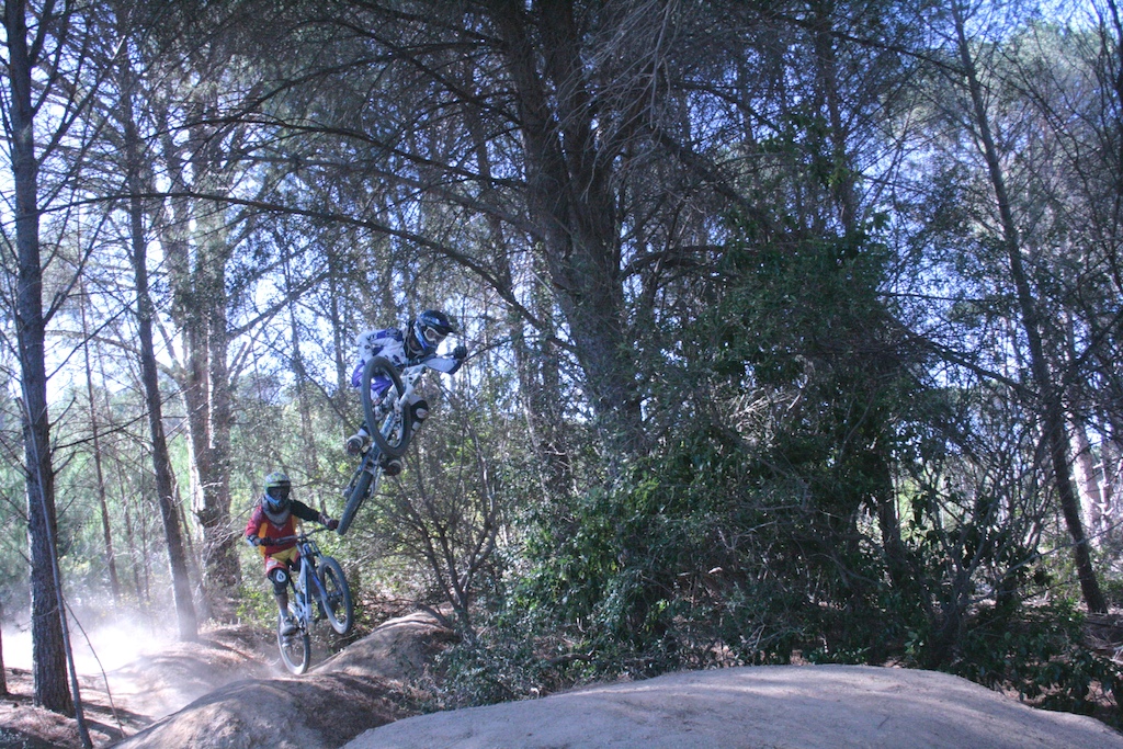 filming for my new edit which will be coming out soon, getting close on the hip. photos: Harry Sandell