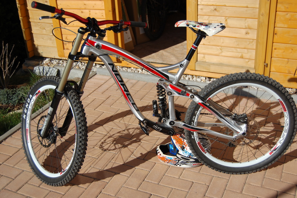 new 2012 ride, weighs 17,9kg :D
