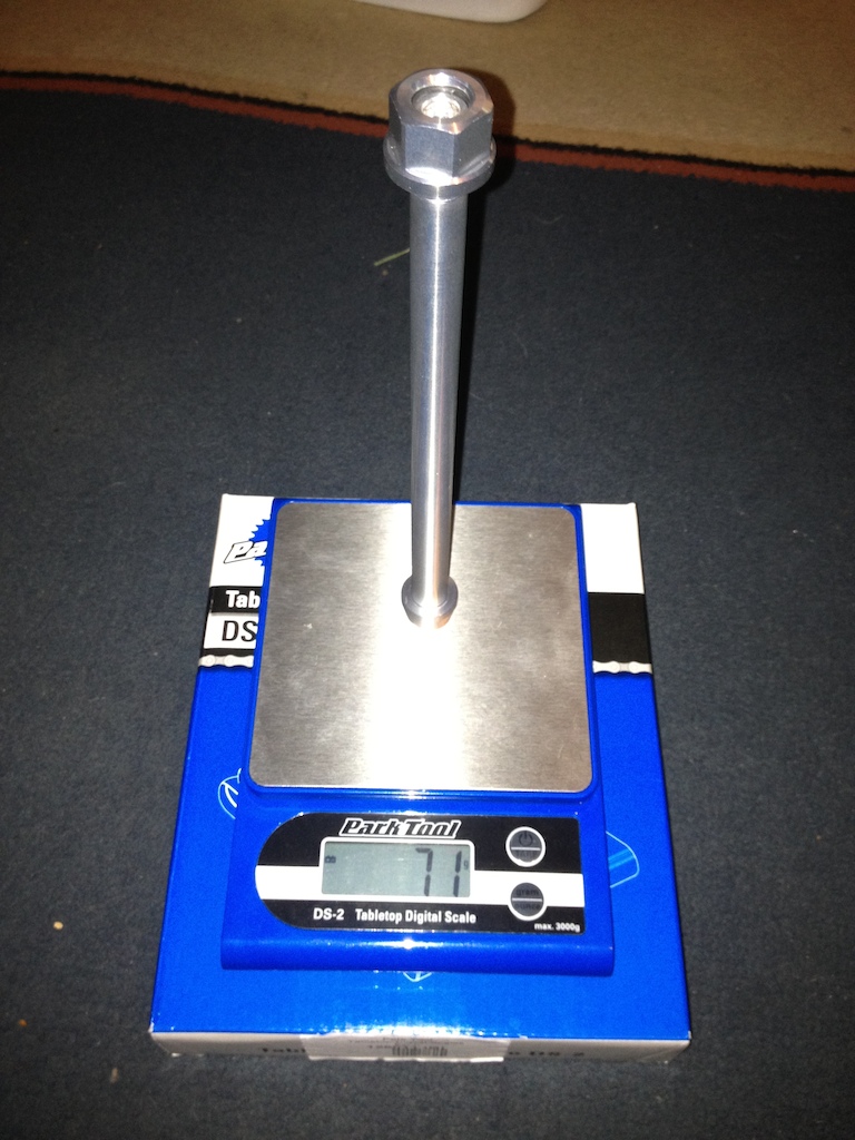 intense m9 axle 12x150mm [ 71g ]