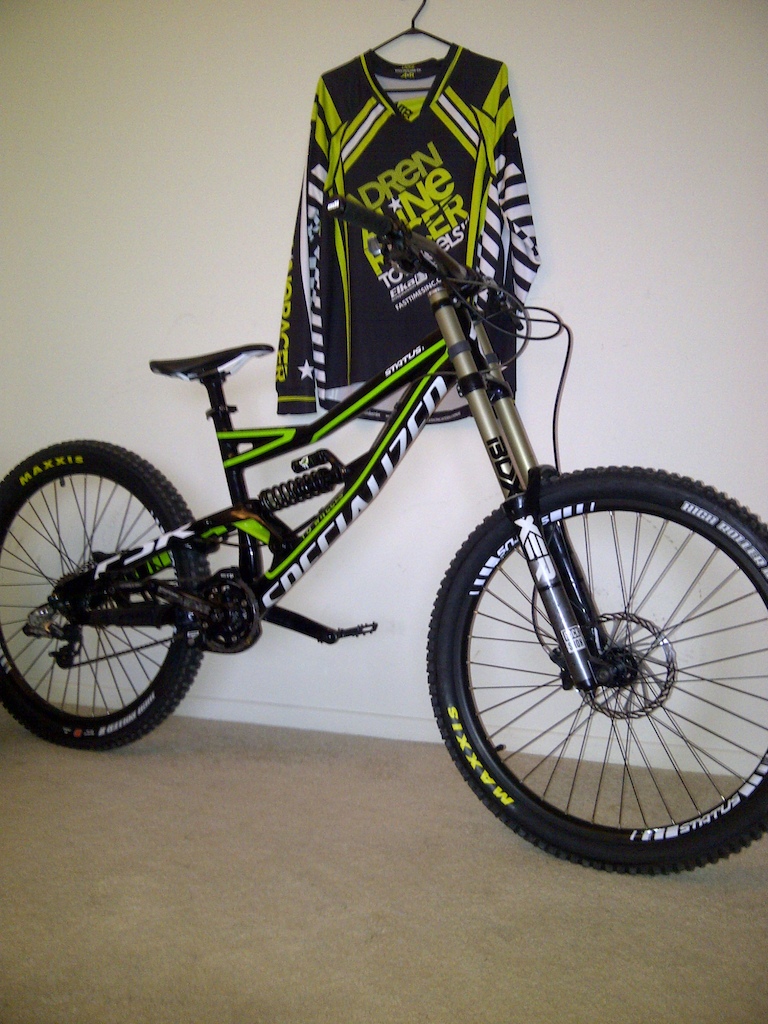 My 2012 Status, frame only with my sick parts kit!