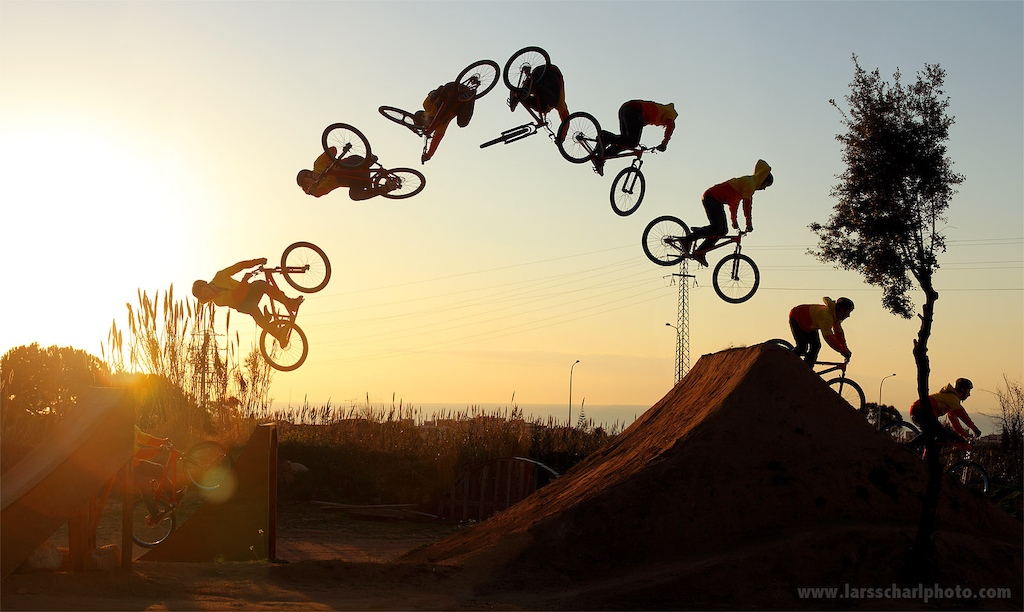 Antti getting steezy on his Dartmoor two6player with a nice corked3table on the big jump in La Poma during our sunrise session... more to come soon - gnarlier tricks, different locations and also a super duper video edit ;) !! Stay tuned!