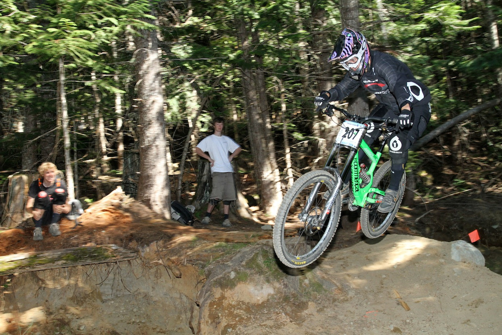 Micayla will once again be aboard a Commencal for 2012.