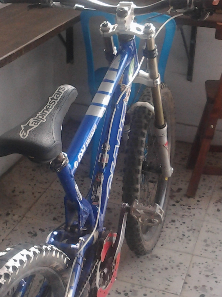 se vende giant dh team