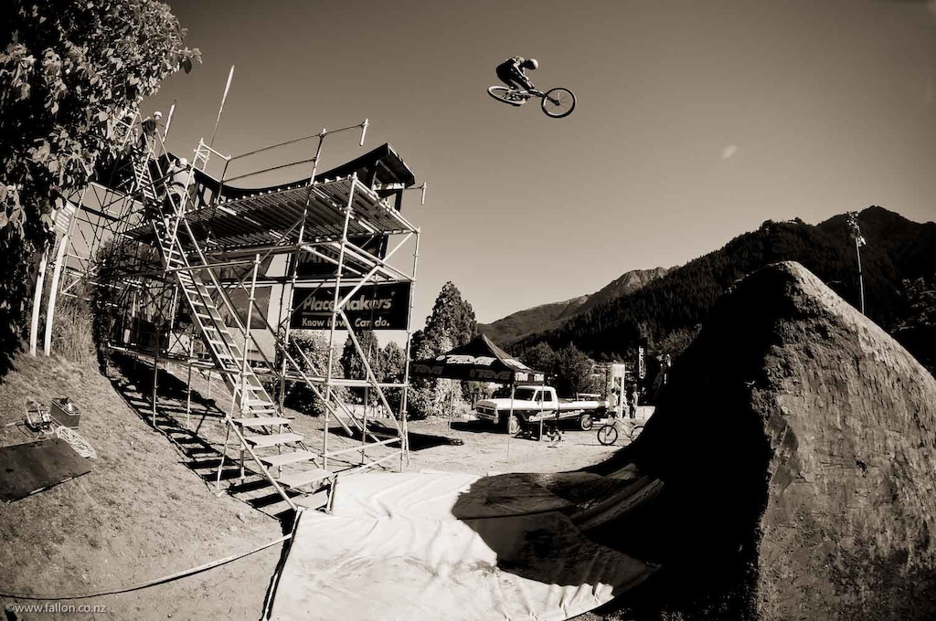 Reon Boe enjoying himself at the 2012 Queenstown Bike Festival Teva Slopestyle. Reon is a local downhiller who hasn t jumped his bike for months. The morning before the first day of practice he went down to the local Gorge Road jump park to remember how to jump . This guy is ridiculously talented. 