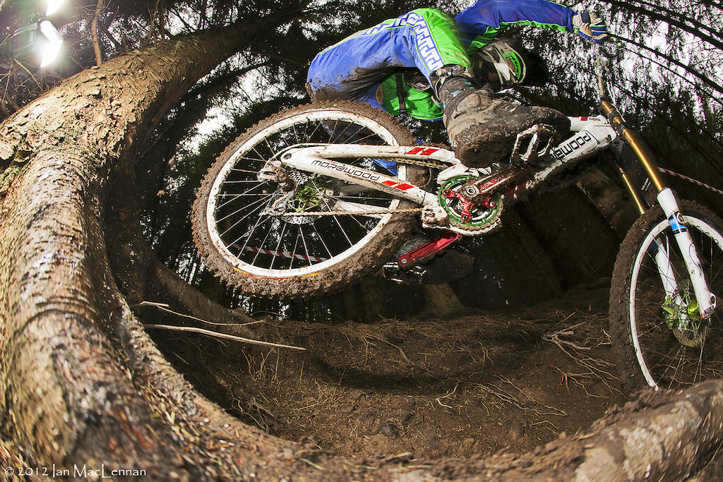 Images copyright Ian MacLennan 2012