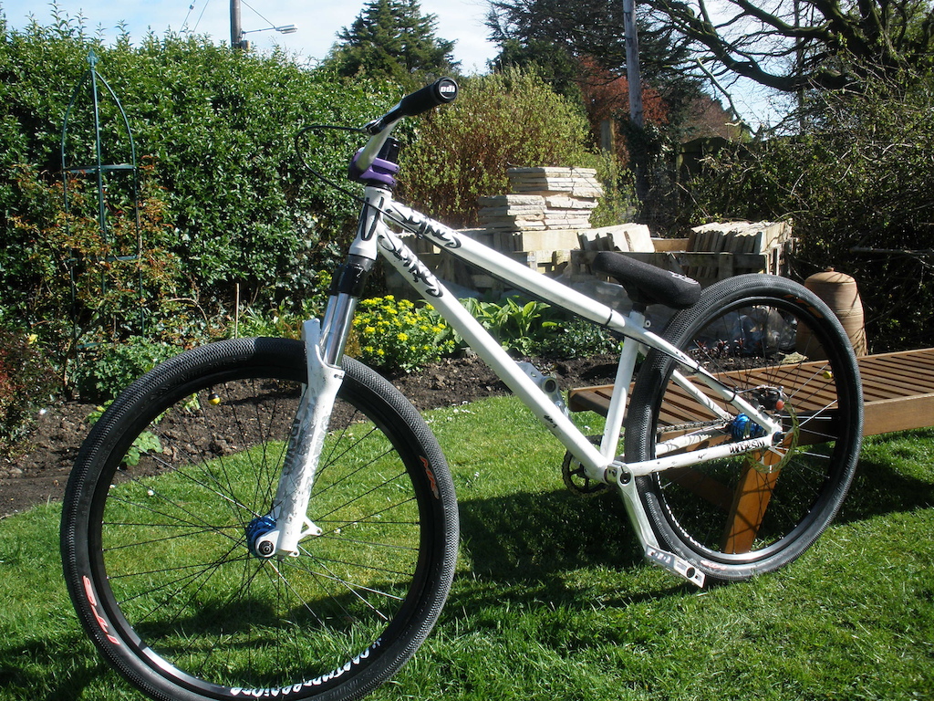 Majesty - new wheels, grips and rawed bars.
