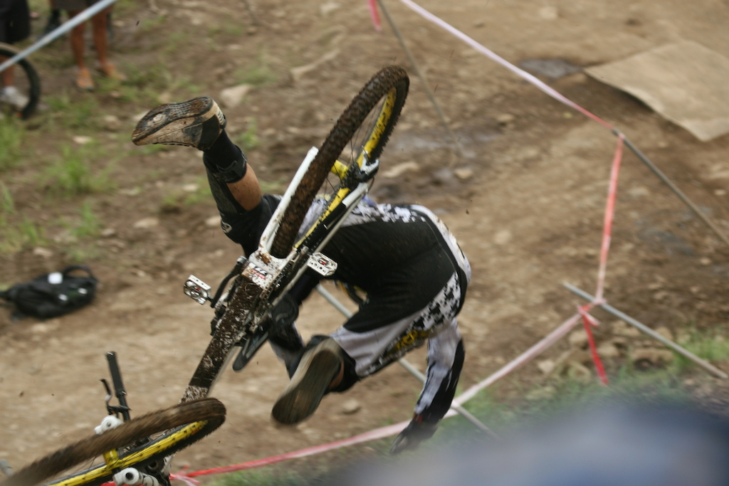 Matti breaking his collarbone (?) in Bromont, 2009