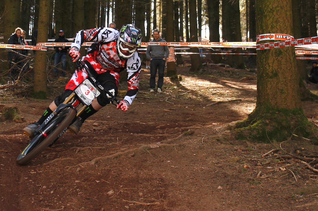 Peaty shortly after a small mistake in the woods leaving him with 8th in qualifying