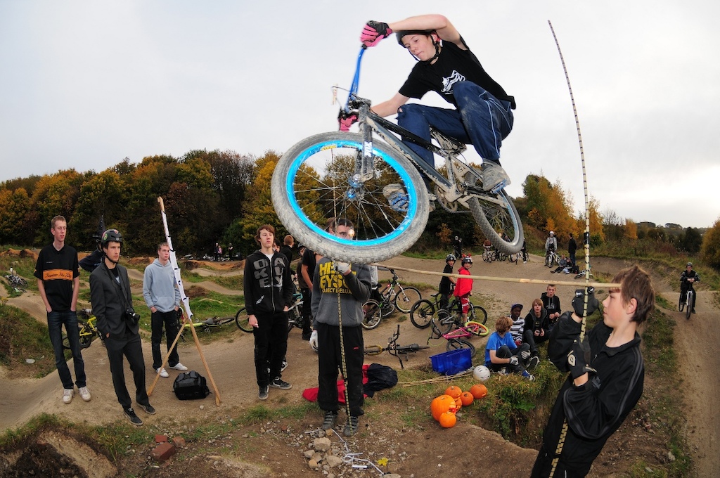 Halloween Jam, Bolehills style.  Seabass, high jump.