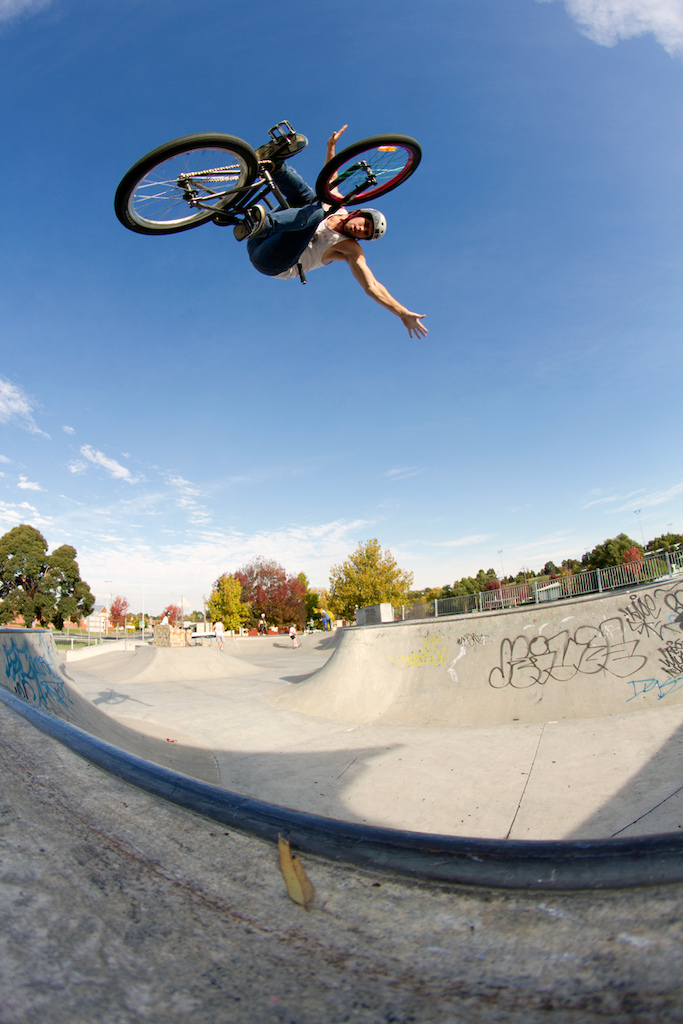 Tuck air in the bowl, photo by Kurt Teague