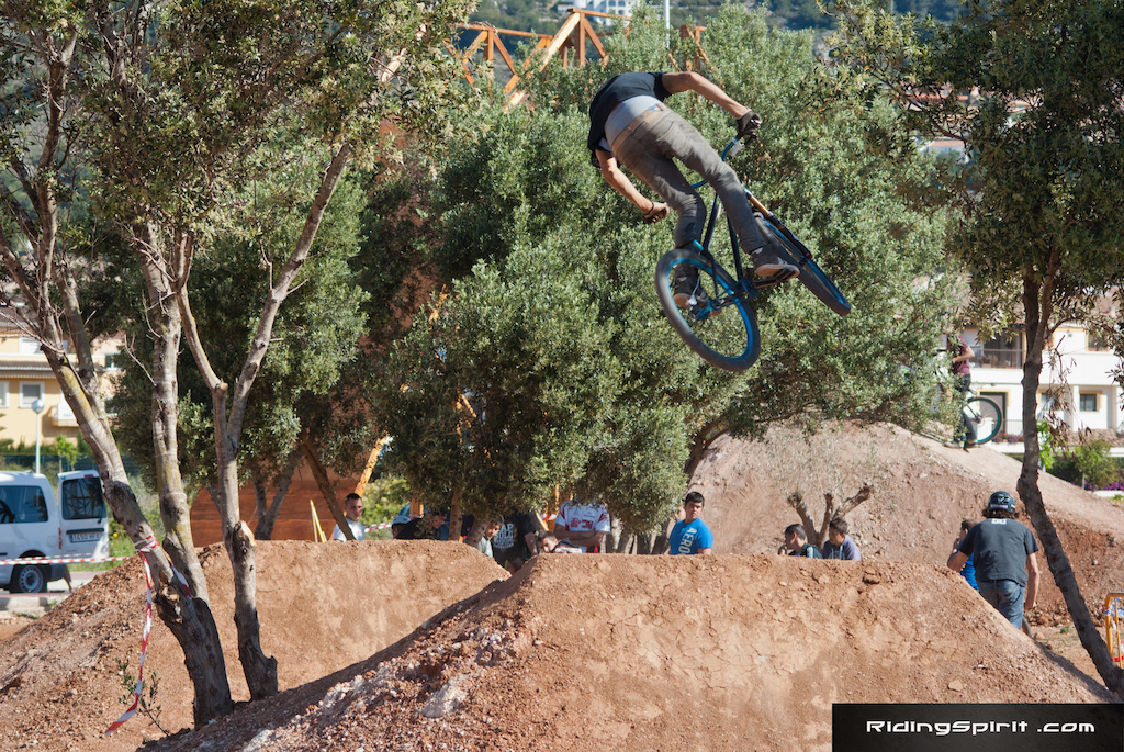 Amancio on a 360 on the amateur line.
Follow us; https://www.facebook.com/profile.php?id=100003720371169
